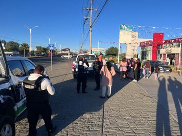 Habitantes de fraccionamiento en Tizayuca bloquean la México-Pachuca; exigen agua