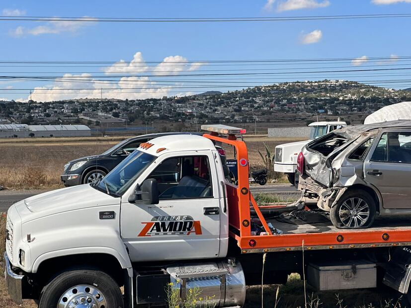 Accidente entre ODT y auto en la México-Pachuca | Foto: Javier Quezada