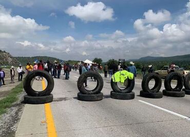 Ejidatarios afectados vuelven a bloquear la autopista Arco Norte