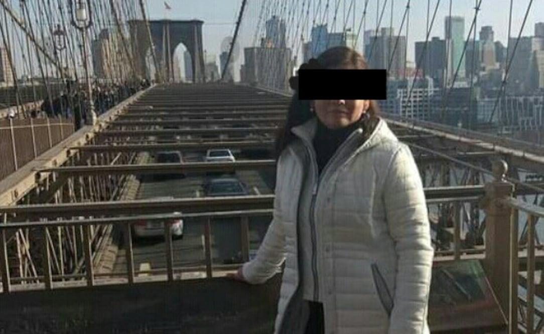 El delito de peculado está previsto en el artículo 308 del Código Penal para el Estado de Hidalgo y lo comete el "servidor público que para su beneficio o el de otra persona física o moral, se apropie, utilice o distraiga de su objeto, dinero, valores, fincas o cualquier otro bien perteneciente a los Poderes del Estado, Dependencias o Entidades de la Administración Pública del Estado, de los Municipios o a un particular”.