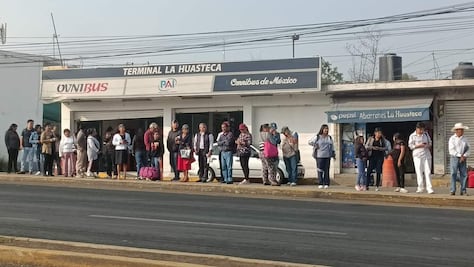 Bloqueos en la vía Actopan-Pachuca se mantienen; transporte público suspende servicio