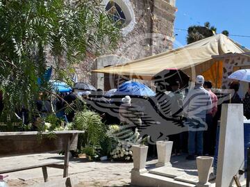 Azoyatla despide a Rosaura y sus padres entre dolor e indignación