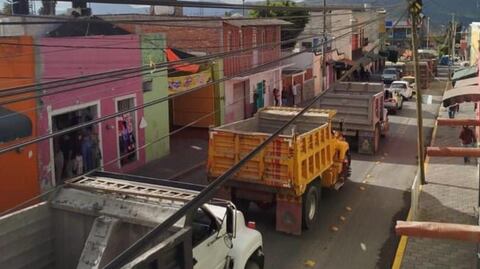 Caravana de más de 100 vehículos se dirige a Pachuca 