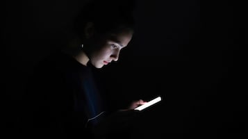 Likes, compras y videojuegos: el otro rostro de la adicción moderna para los mexicanos