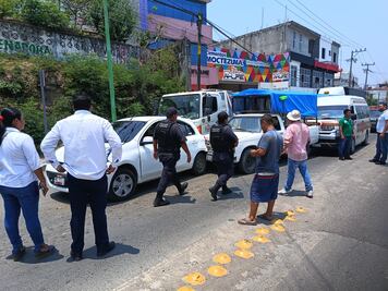 Otra vez Oxtomal; tras accidente retienen a un ajustador de aseguradora  