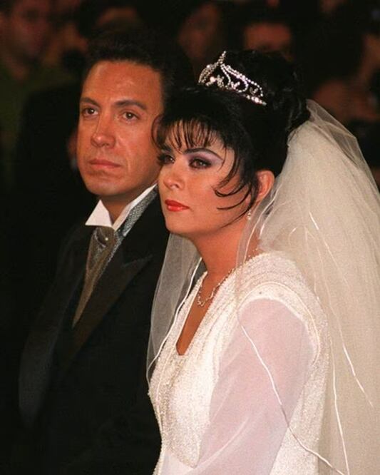 La boda de Victoria Ruffo y Omar Fayad se llevó a cabo en la parroquia de San Agustín y la fiesta en un hotel de lujo, ubicado la CDMX | Foto: El Universal