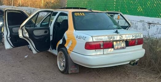 Taxistas de Tepeji del Río protestan tras asesinato de compañero