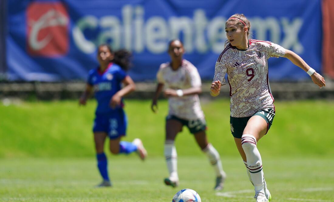 La selección mexicana femenil visita Hidalgo Foto: TW Selección Mexicana femenil