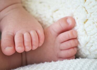 Rescatan a bebé en baldío de Mineral de la Reforma