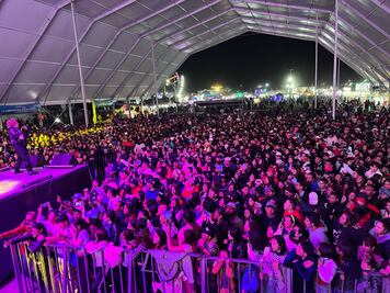 Pese a críticas, se presenta Dani Flow en la Feria de Tizayuca