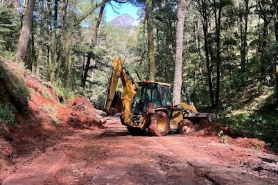 Avanzan labores para liberar caminos en la Sierra Gorda