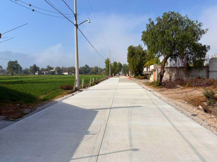 El gobierno de Hidalgo, encabezado por Julio Menchaca Salazar, informó sobre avances en infraestructura pública con la pavimentación de la calle Libertad, en el tramo que conecta las comunidades de Amajac y Huaxthó, en el municipio de San Salvador. I Foto: Especial