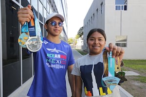 Hermanos de la UAEH compiten en mundial de nado en aguas abiertas en Dubái