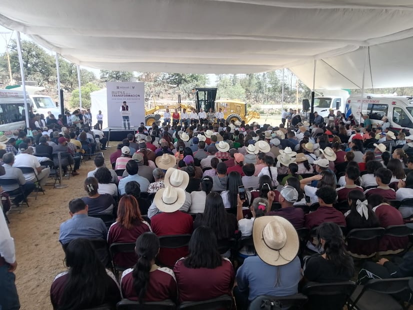 Acatlán invierte más de 20 mdp en maquinaria, vehículos y servicios para la comunidad | Foto: Grisel Lira