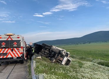 Tractocamión vuelca en el Arco Norte y provoca retrasos de hasta 40 minutos