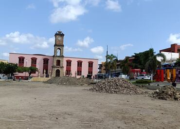 Costará 13 millones de pesos Pisal de explanada del Reloj Municipal de Huejutla