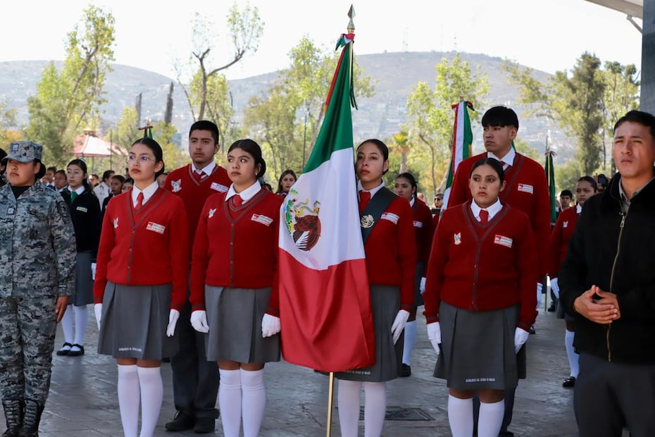 En Día de la Bandera, Hacienda destaca papel histórico de las mujeres y llama a gobernar con honestidad | Foto: Luis Soriano