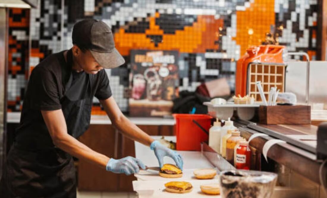 ¿Cuánto te deben pagar si trabajas el 3 de febrero?. Foto: Archivo / EL UNIVERSAL