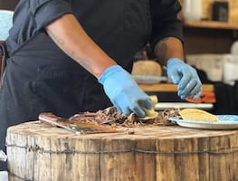 Barbacoa hidalguense supera fronteras y conquista paladares en California