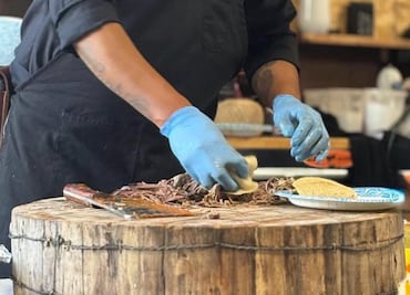 Barbacoa hidalguense supera fronteras y conquista paladares en California