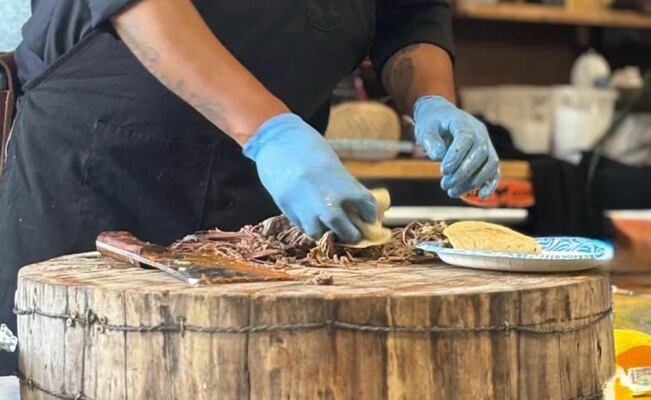 Barbacoa hidalguense supera fronteras y conquista paladares en California