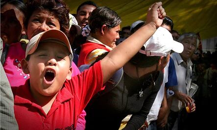 Buscan prohibir que alumnos vayan a actos políticos en hora escolar