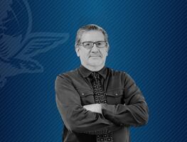 Muestra los dientes el Perro Pelcastre