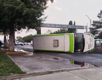Se registra falla en unidad del Tuzobús en estación Tecnológico; pasajeros fueron desalojados