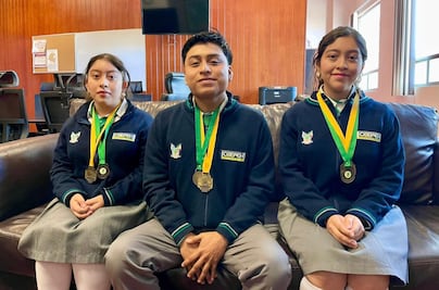 Estudiantes de Cobaeh Xochiatipan crean polímero a partir de un fruto, El Chote