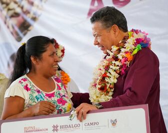 Piden a gobierno médicos para clínica en Xochiatipan; gobernador señala que se reunió con Sheinbaum para abordar el tema