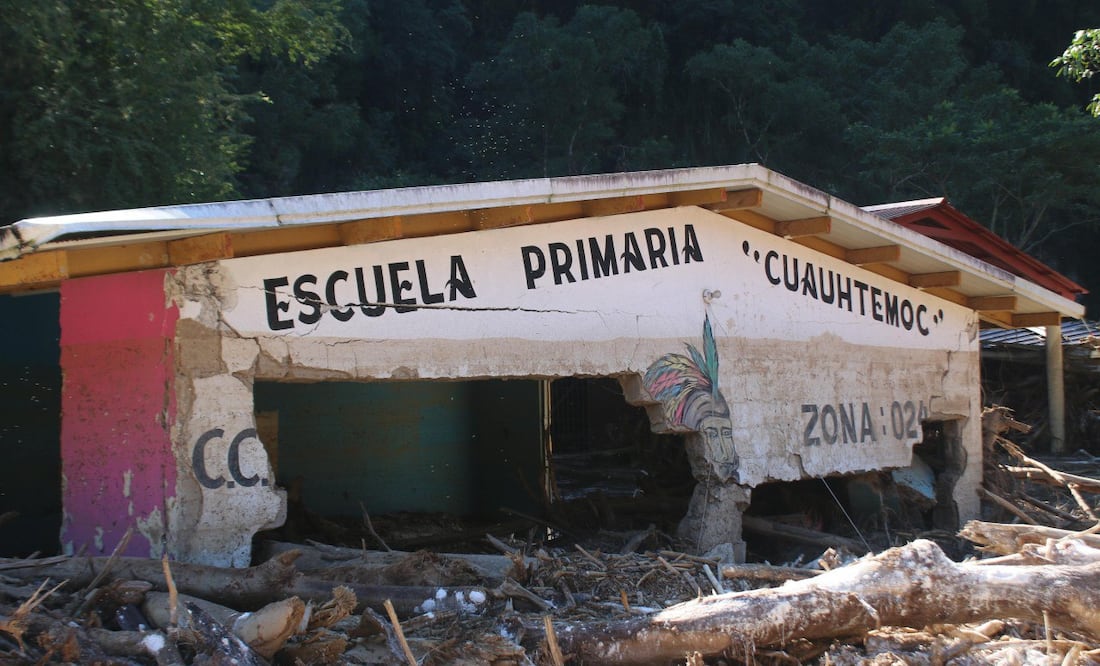 Las intensas lluvias ocasionaron daños significativos, particularmente en las vías carreteras que conectan con los municipios más afectados, imposibilitando el acceso I Foto: SEP Hidalgo