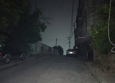 Apagón masivo en Huejutla: incendio de transformador causa corte de energía