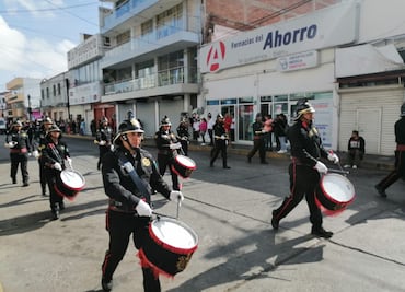 Participan cerca de 3 mil personas en desfile de Tulancingo
