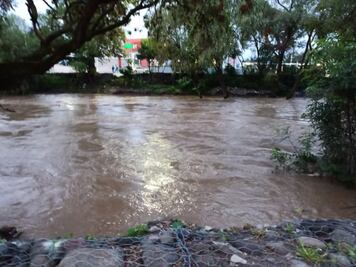 Monitorean ríos y presas en Tepeji tras intensas lluvias