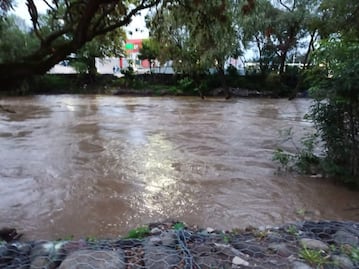 Monitorean ríos y presas en Tepeji tras intensas lluvias