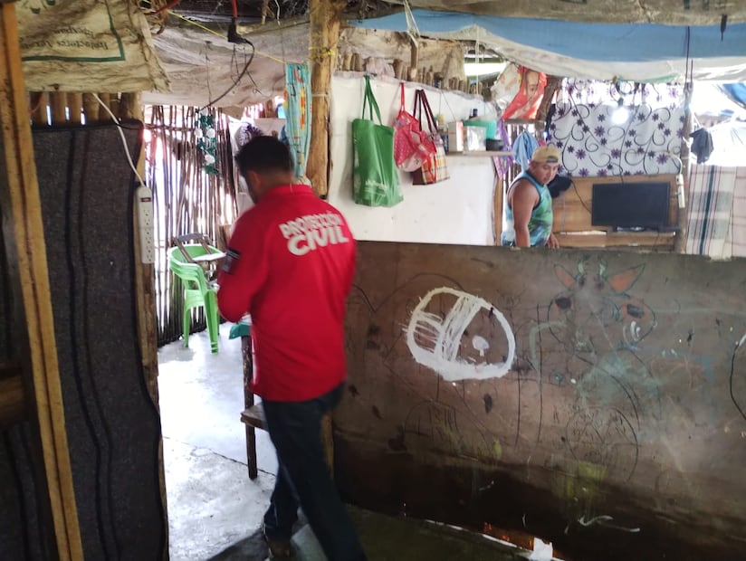 Cuatro casas inundadas en Tlalnepanco tras el desbordamiento de un arroyo por lluvias | Foto: Francisco Bautista