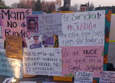 Colectiva feminista de Ixmiquilpan realiza marcha en conmemoración del 8M