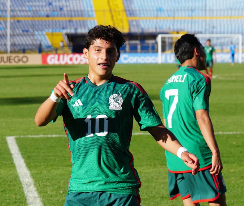 Twitter: 
Dominik Schneider