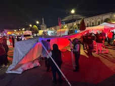 Galería: Retiran a comerciantes de Plaza Constitución