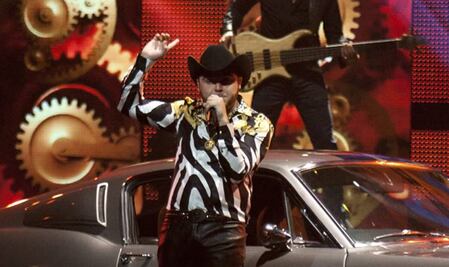 ¿Quién es Gerardo Ortiz?; cantante de corridos se declara culpable de dar conciertos a narcotraficantes mexicanos 