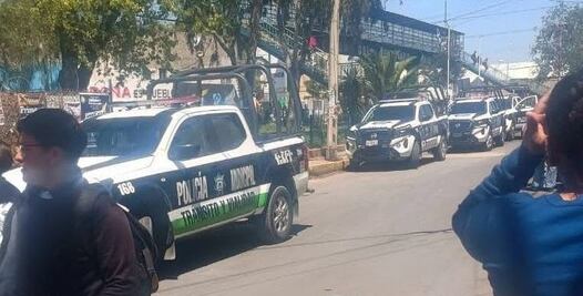 Padres de familia agreden a menor de edad a las afueras de escuela en Tizayuca