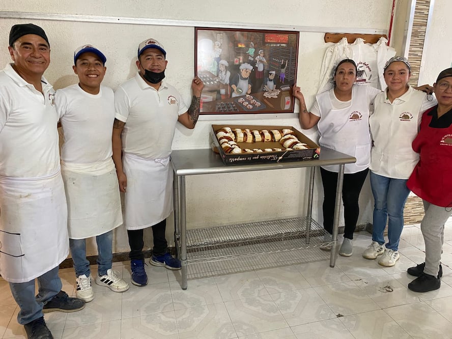 La panadería llamada La Casita del Pan, ubicada en la colonia Campestre de la ciudad de Pachuca, elabora gran cantidad de roscas de distintos tamaños para que las familias puedan disfrutar un dulce Día de Reyes.