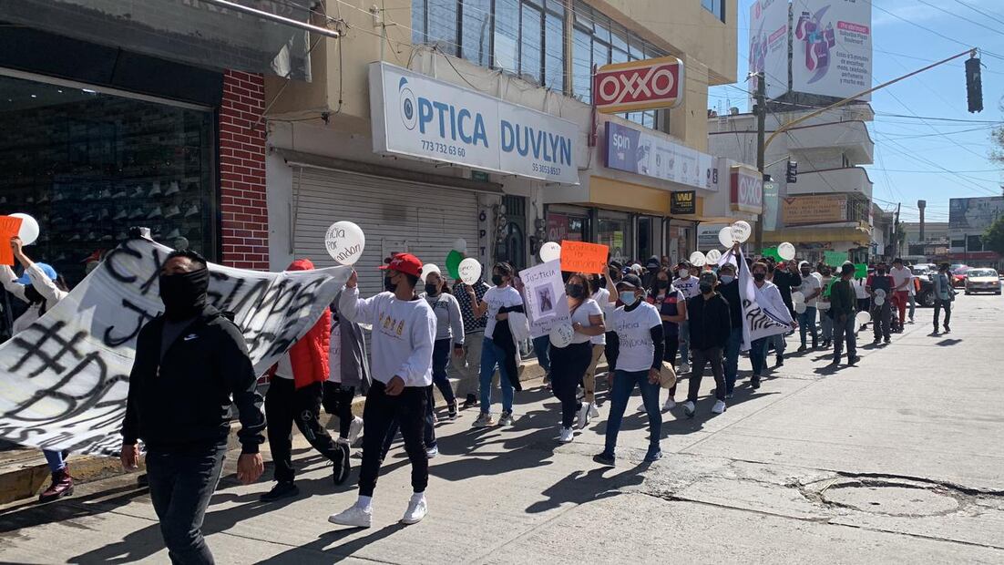 Familiares y amigos de Brandon exigen justicia tras su muerte en la barandilla municipal | Foto: Especial