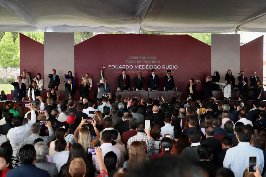 Eduardo Medécigo Rubio tomó protesta al cargo de presidente municipal de Mineral de la Reforma I Foto:Luis Soriaro