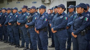 Entregan equipo táctico a policías de Huejutla