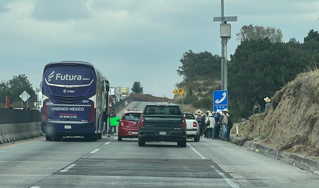 Protesta de ejidatarios en Arco Norte genera bloqueo y caos vial | Foto: Especial