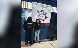 Motociclista con orden de aprehensión intenta escapar de policías en Pachuca y termina accidentado