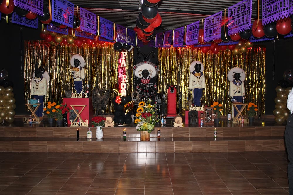 Negro, rojo y mariachi: así es la capilla Angelito Negro 666 en Pachuca | Facebook: Angelito Negro 666