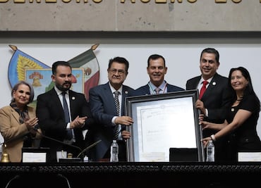 Premian al artista hidalguense Armando Peñafiel