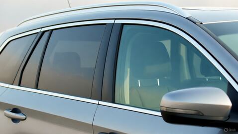 Adiós a la privacidad: inicia retiro de vidrios polarizados en vehículos 